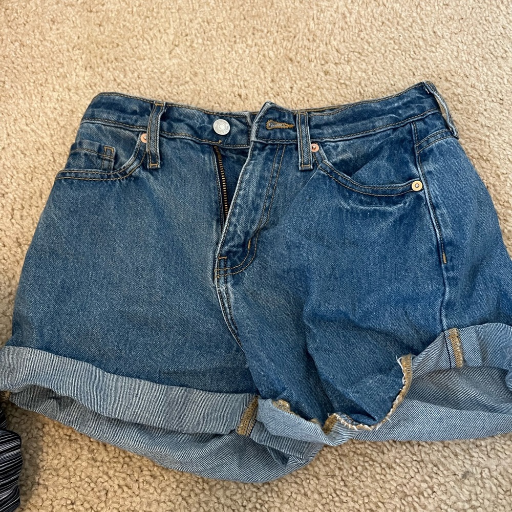 shorts - Picture 2 of 2